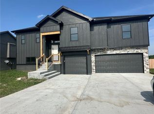 640 Shepherd Rd, Lawson, MO 64062