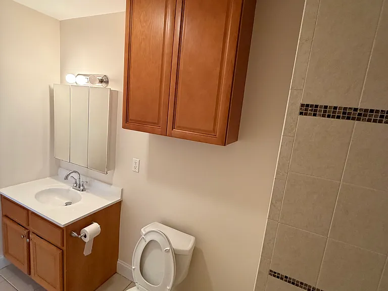 55 68th St #2B — Photo 36