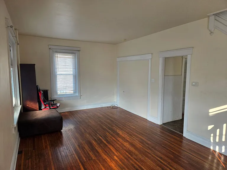 1 Manor Ave — Photo 4
