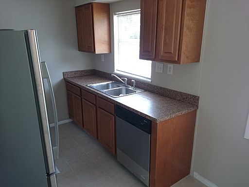 4th image of 1098 Timberlane Trl