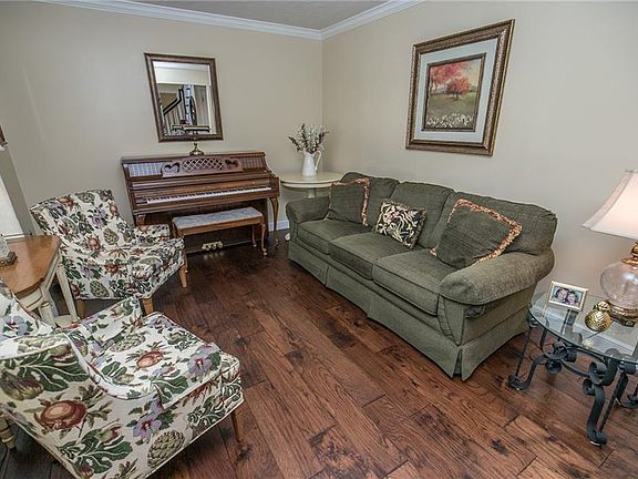 3rd image of 19227 Seven Oaks Dr