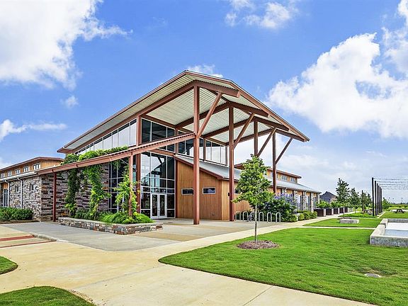 Harvest Green offers amenities that are world class. Drive by and experience the community for yourself.