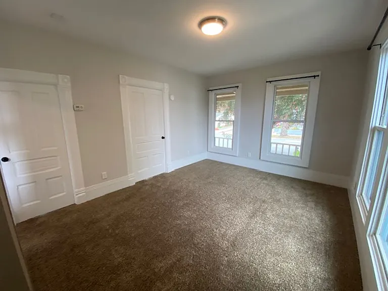 542 Pine Ave — Photo 10