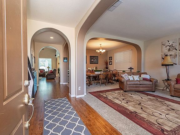 5th image of 7697 Malta Dr