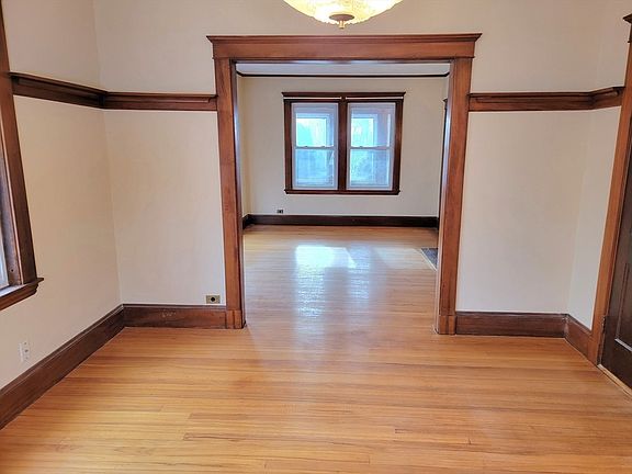 5th image of 38 Hovey St