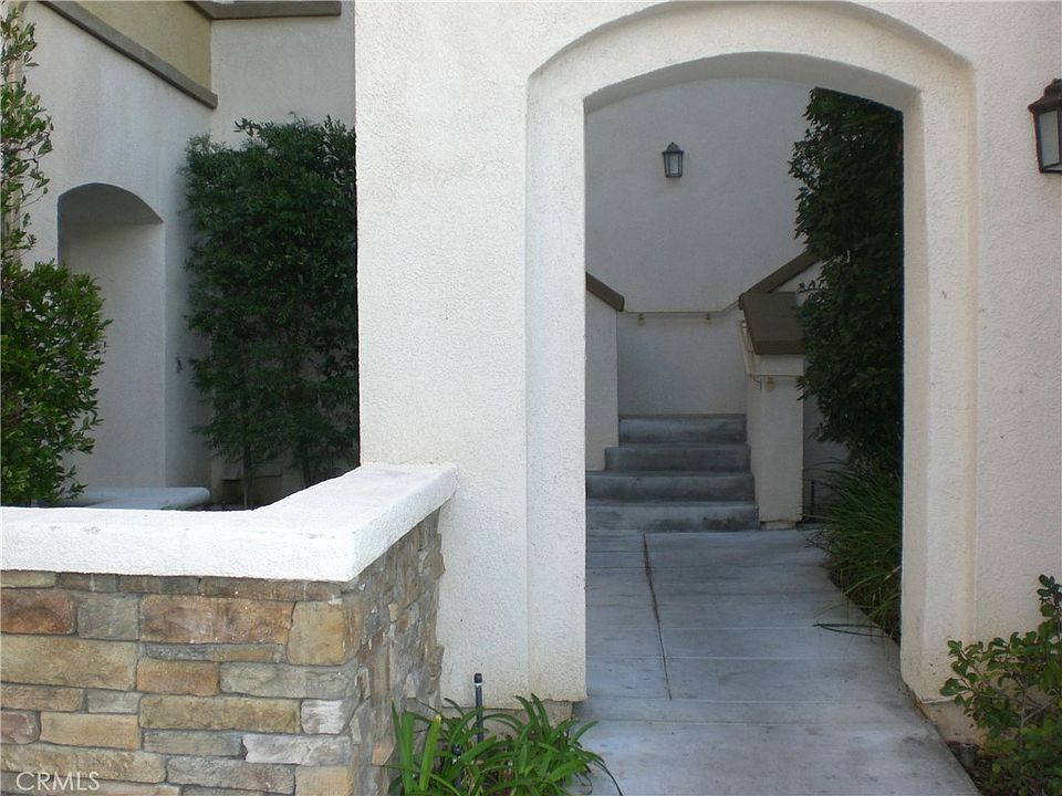Building Photo 3
