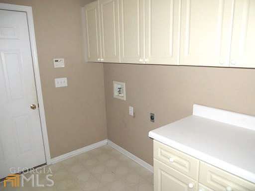 5th image of 942 Charleston Ct