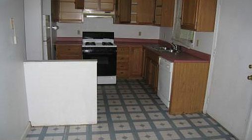 2nd image of 51 Plymouth St