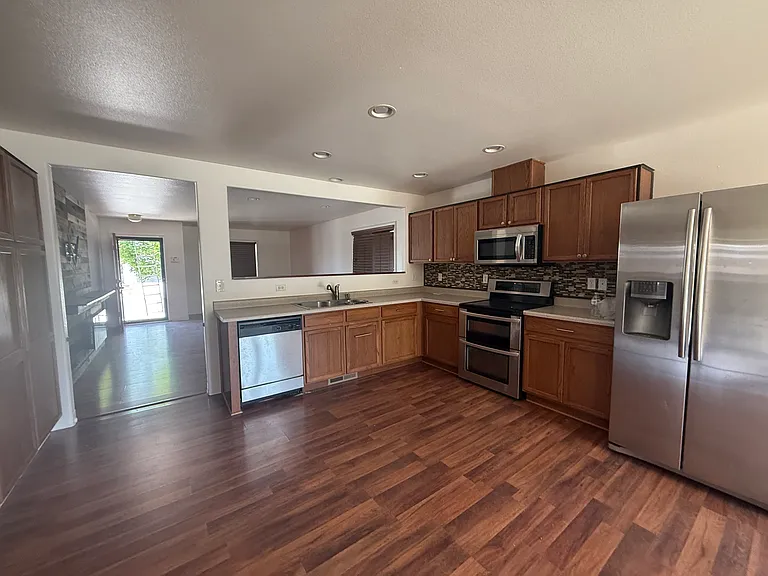 7940 Mariner Cove Dr — Photo 5