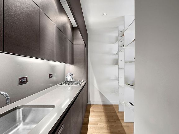4th image of 20 Pine St APT 1506