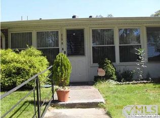 215B Buckingham Ct, Lakewood, NJ 08701