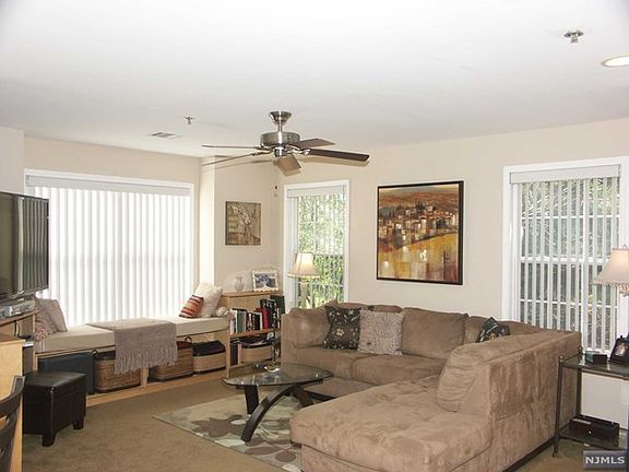 4th image of 141 Cambridge Ct #C041