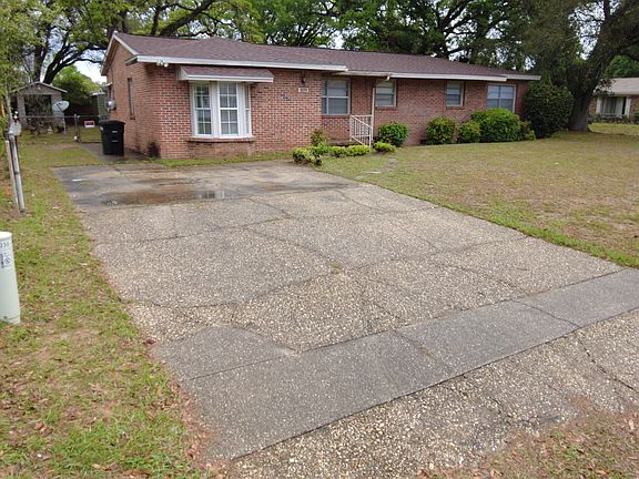 2nd image of 1230 E Leonard St