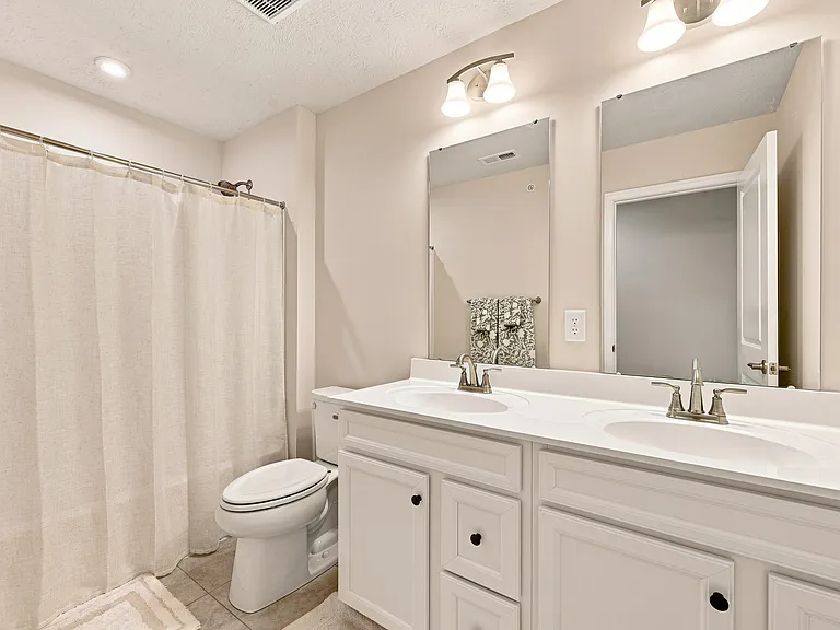 9004 Wellington Ct — Photo 20