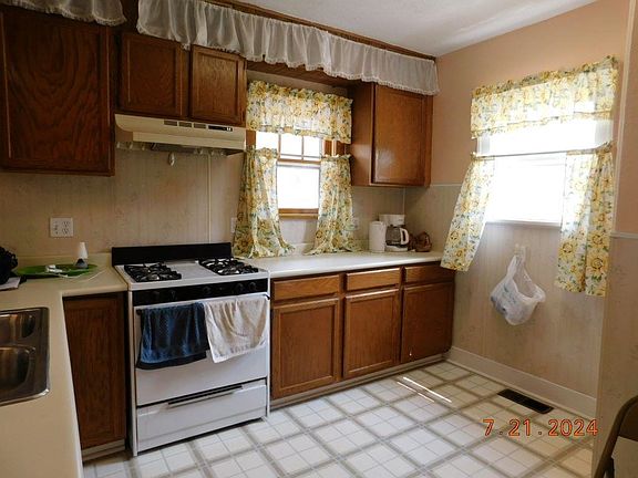 4th image of 1506 W 5th Street