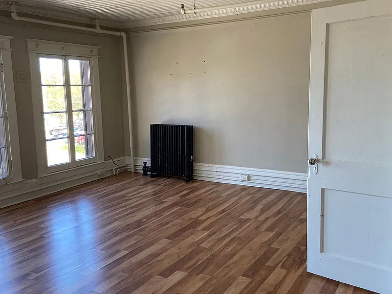 137 E Water St #3 — Photo 3