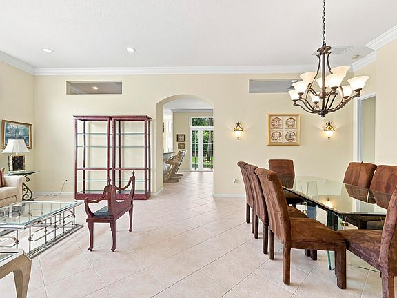 4th image of 7199 Imperial Beach Circle