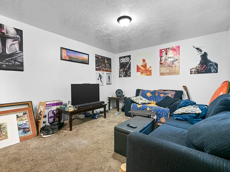 442 N 500 E #8 — Photo 2