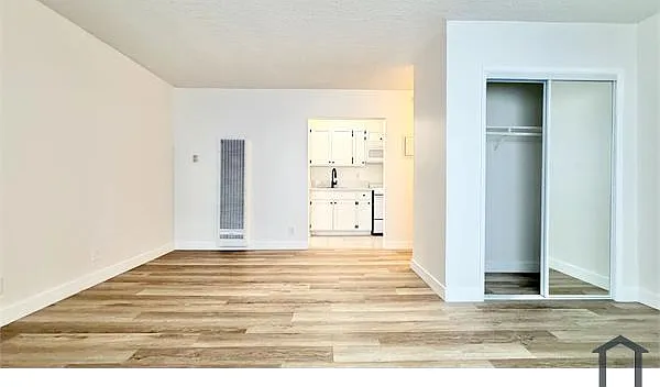 917 S Kenmore Ave #9 — Photo 1