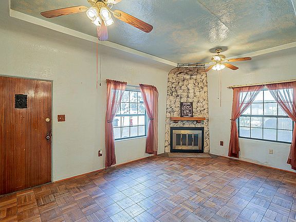 5th image of 675 W Pinkley Ave