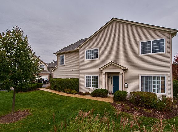 2nd image of 422 Jamestown Ct