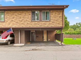 7 Cour Versaille, Palos Hills, IL