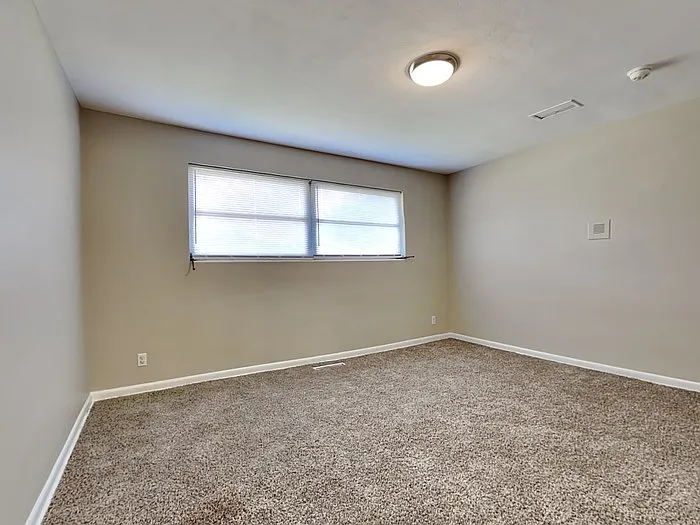 1332 Arlingwood Ave — Photo 10