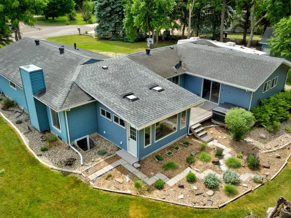 605 Sheyenne St, Horace, ND 58047