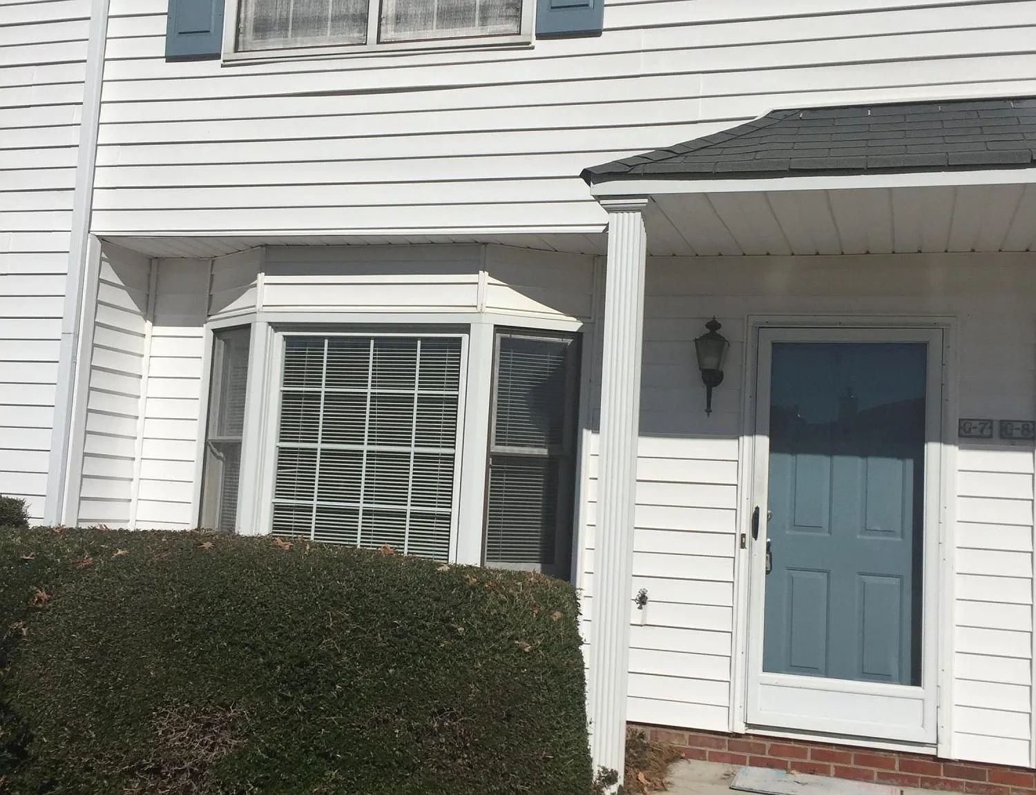 2 bed, 1.5 bath, 1040 sqft, $1,050 — Photo 3