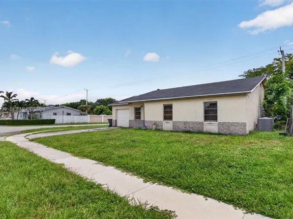7931 SW 3rd St, North Lauderdale, FL 33068