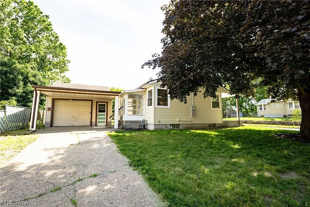 2 bed, 2.0 bath, 1281 sqft, $950 — Photo 3
