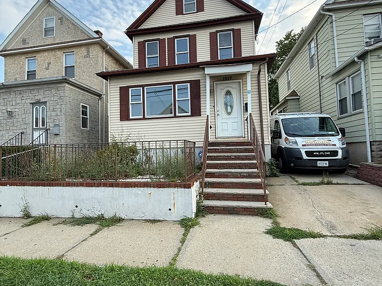 1017 North Ave — Photo 1