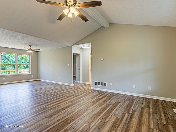 4th image of 138 Kimberly Ct
