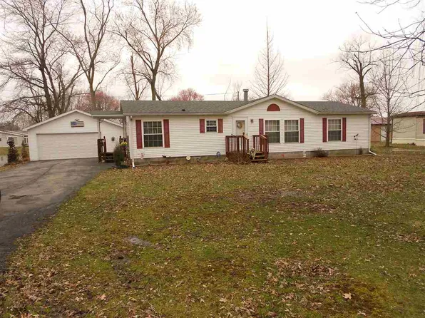 521 W Maple St, Shelburn, IN 47879