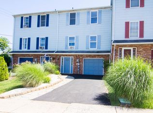2202 4th St, Easton, PA 18042