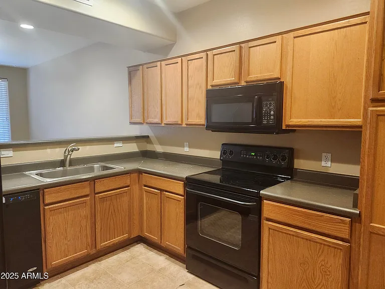 21655 N 36th Ave #132 — Photo 4