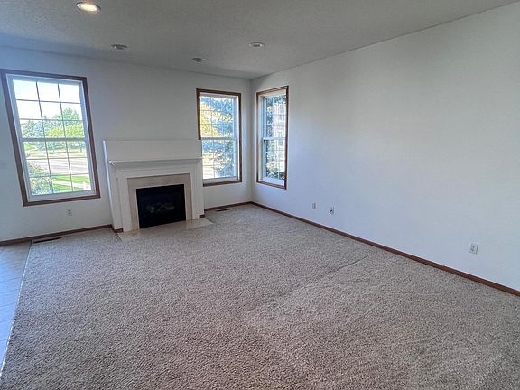 5th image of 15715 Fox Cir