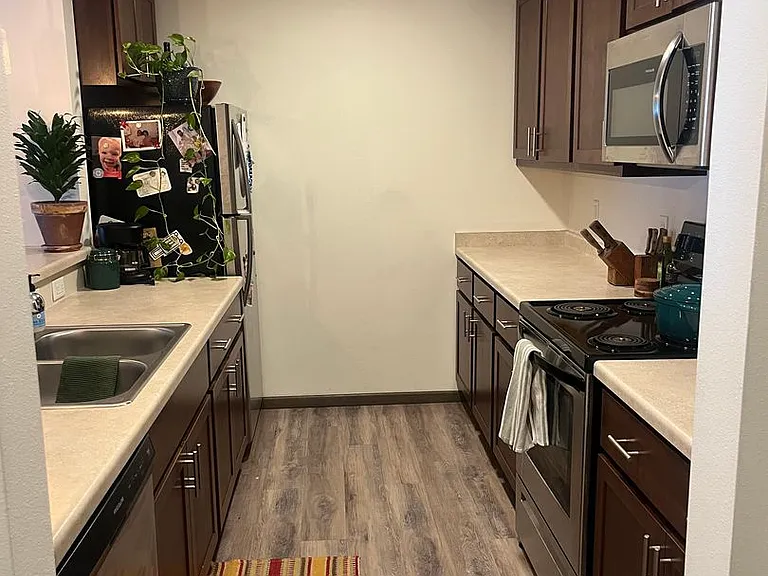 Pine Ridge Apartments — Photo 16