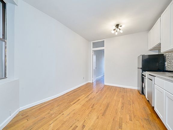 5th image of 454 9th Ave APT 5