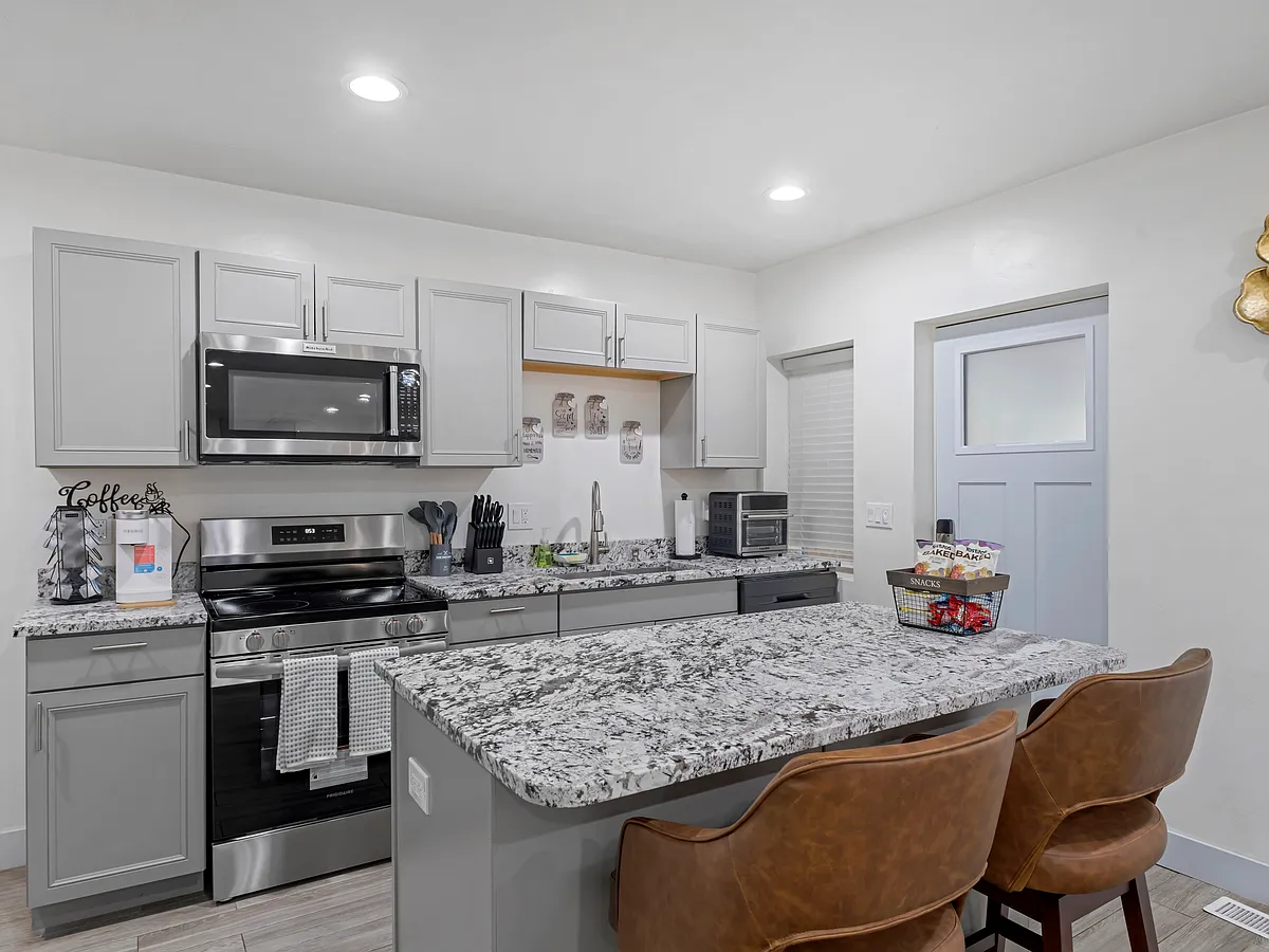 Building Photo - 1109 E 200 S #1109