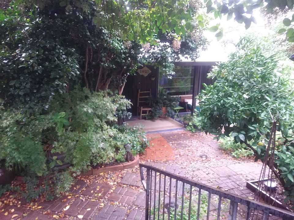 Entrance from Barbara Road