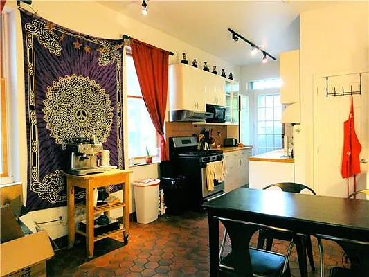 Rented by DSA Realty | media 18