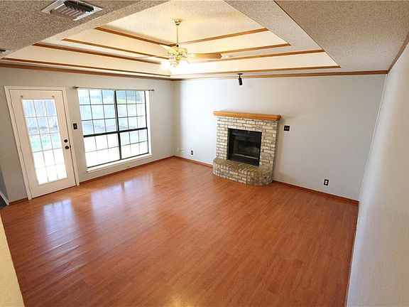 2nd image of 2905 Christopher Dr