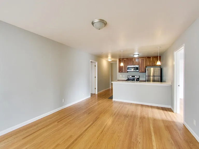 205 Collins St #4 — Photo 13