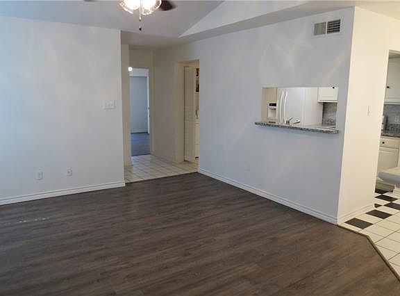 2nd image of 1605 Marsh Ln APT 409