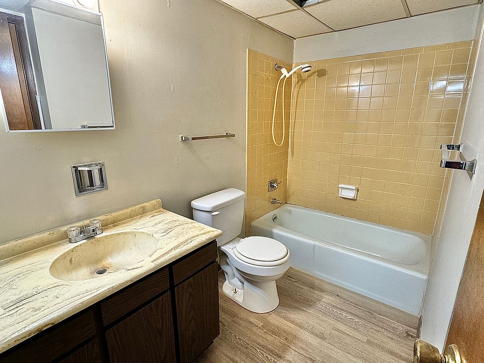 The Vinegar Hill Apartments 201 W Allen St Springfield IL Zillow