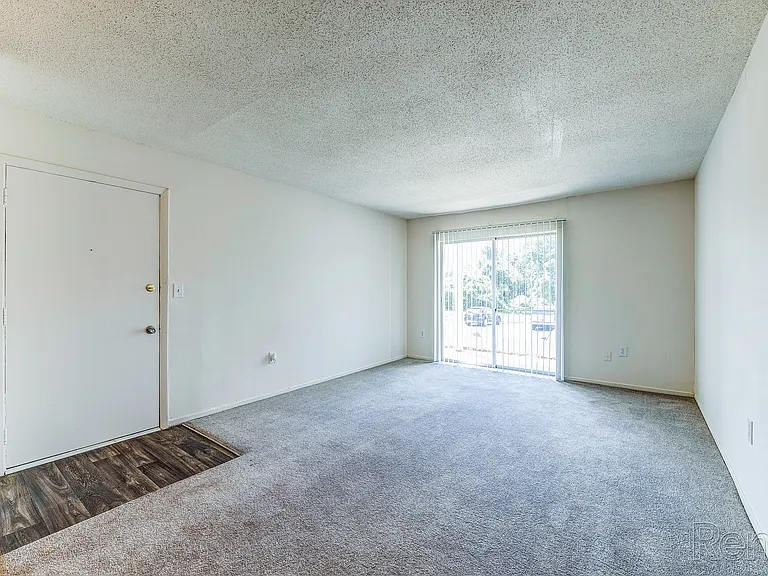 Crown Pointe — Photo 7
