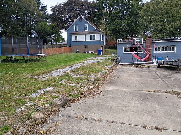 2nd image of 614 N Pike Rd
