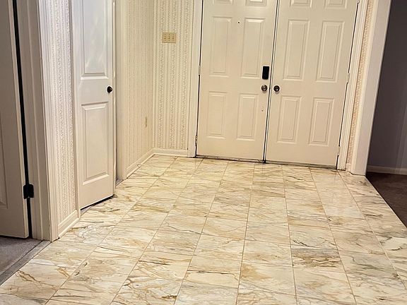 5th image of 24685 Edmund Dr