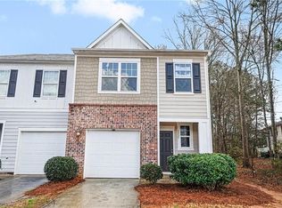 2332 McKenna Square Dr, Lithonia, GA 30058